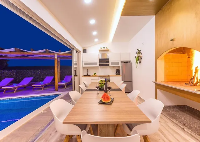 Villa Matan - Only 200m From The Sandy Beaches, Private 28m2 Pool *