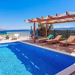 Vila Matan - Only 200m From The Sandy Beaches, Private 28m2 Pool *