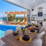 Vila Matan - Only 200m From The Sandy Beaches, Private 28m2 Pool *