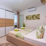 Matan - Only 200m From The Sandy Beaches, Private 28m2 Pool