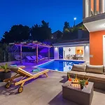 Matan - Only 200m From The Sandy Beaches, Private 28m2 Pool Vila