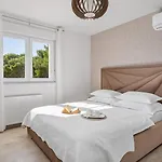 Matan - Only 200m From The Sandy Beaches, Private 28m2 Pool * Omiš
