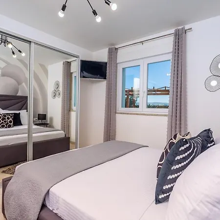 Matan - Only 200m From The Sandy Beaches, Private 28m2 Pool Vila *