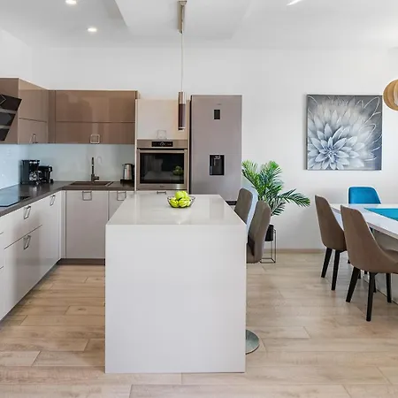 Vila Matan - Only 200m From The Sandy Beaches, Private 28m2 Pool Omis